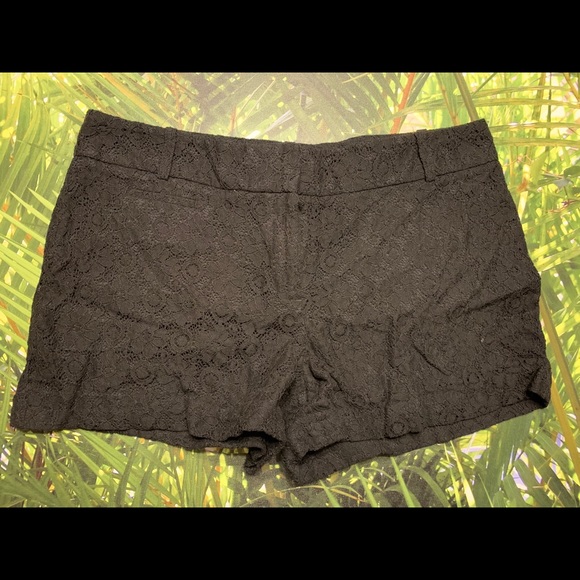 Loft Black Floral Textured Shorts - Picture 1 of 3